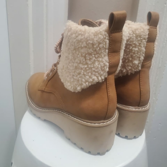DV Dolce Vita Russit Faux Fur Women Trimmed Boots Sz 6.5 🌴✌️ - Picture 4 of 10